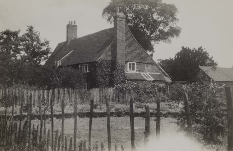 ‘Except for the rare passage of a train, a few cars, and the express-planes flying over from Paris and Cologne, this is very rural.’ (16 July 1933); Pike’s Farm House, the Morleys’ home in Surrey, July 1933.