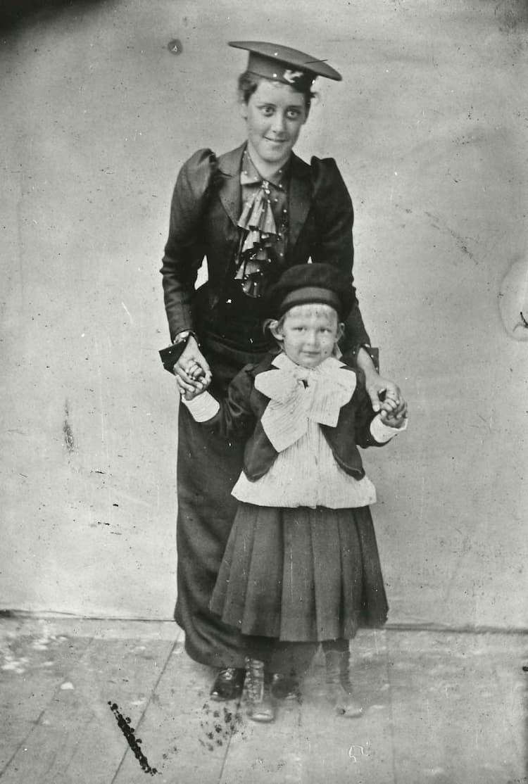 T. S. Eliot aged about four with his sister, Margaret Dawes Eliot, ca. 1892–3.