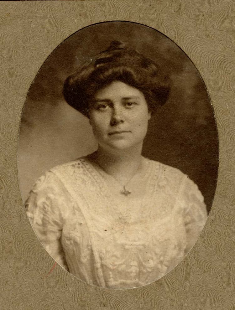 Dorothy Olcott Elsmith, 1913.